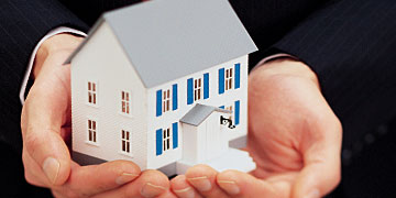 House In Hands, Rockford Homes Image - Gambino Realtors